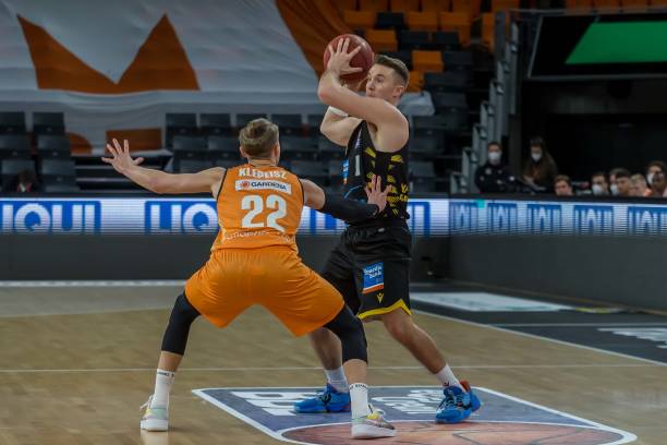 高昂士气和 高昂士气和