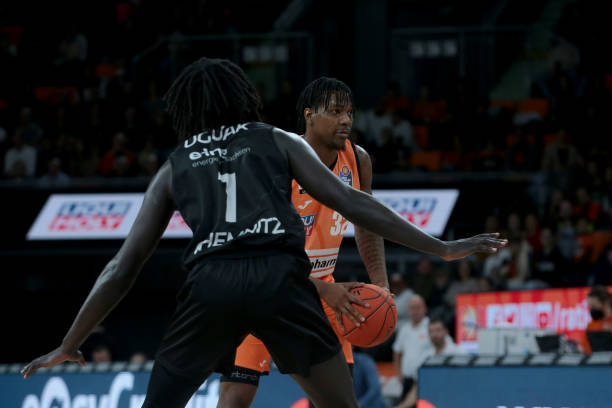 使得球队更 使得球队更