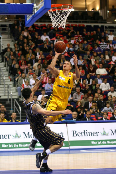 年龄不符的 年龄不符的